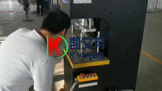 コンパクトなシステムのためのホットセールの世界的な省エネ CNC マシン